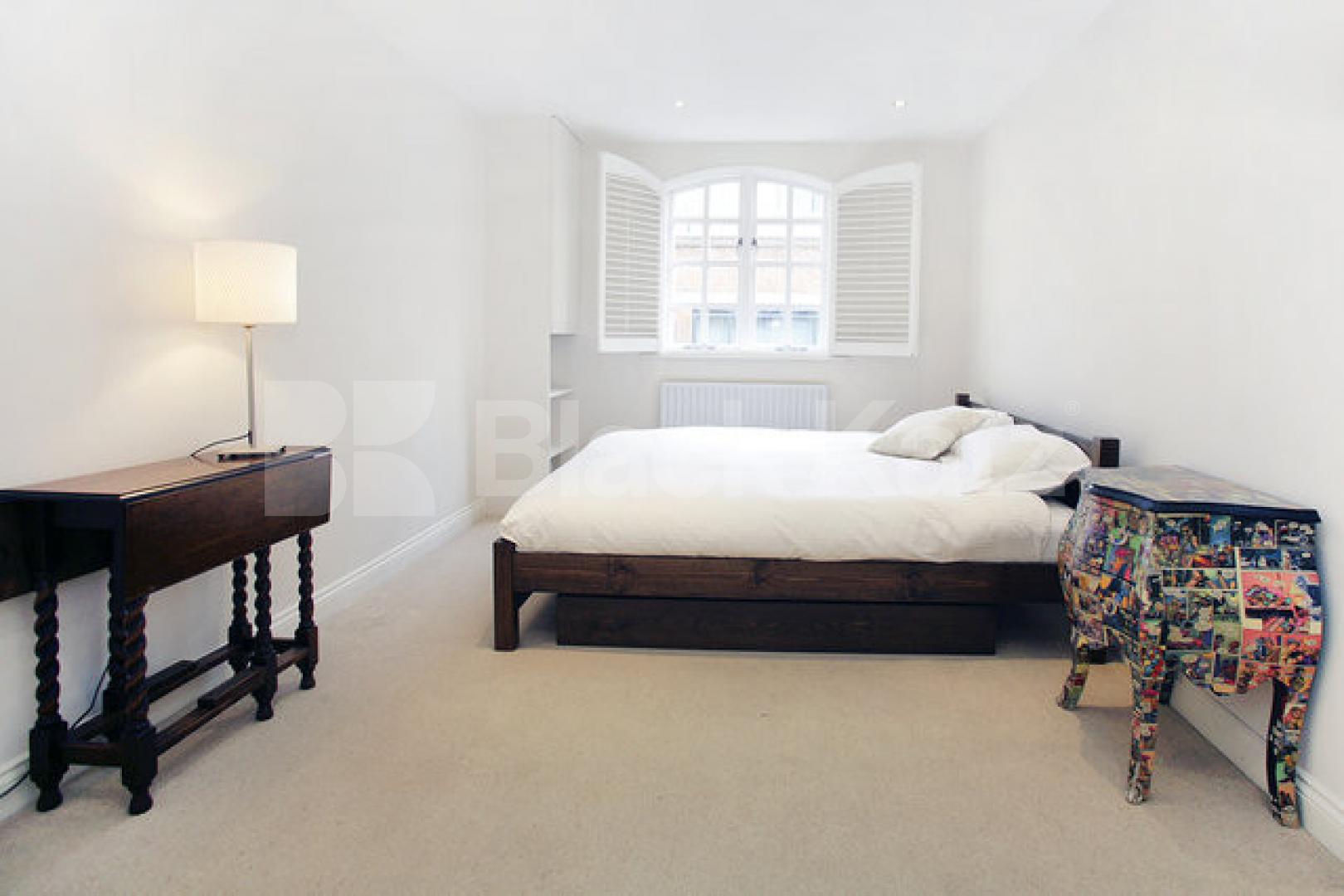 			NEW INSTRUCTION  (Includes Parking), 2 Bedroom, 1 bath, 1 reception Apartment			 Lion Court Shand Street, London Bridge